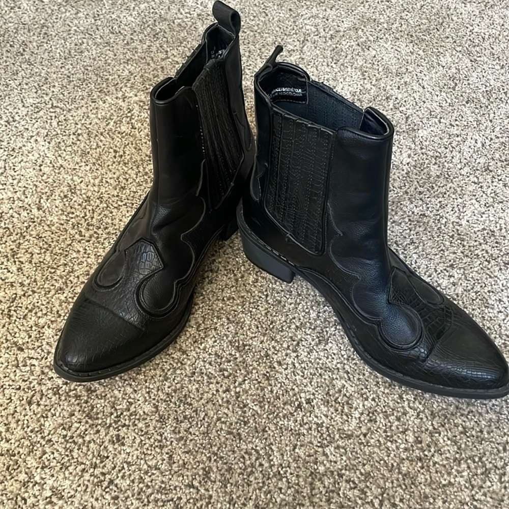 Women’s booties